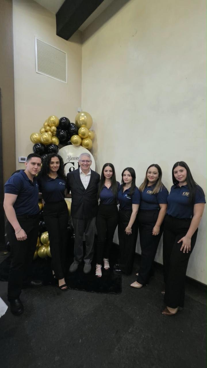 Equipo de C&F con Adolfo Siller